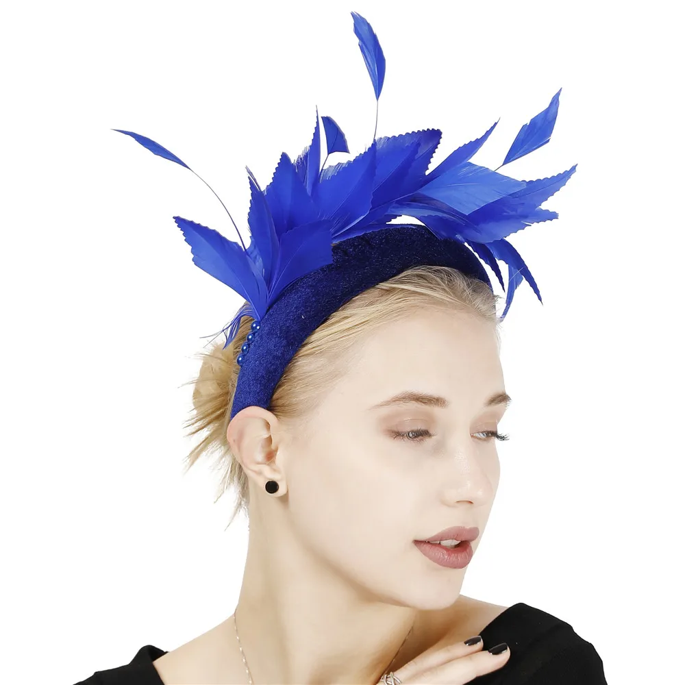 Nowa urocza ślubna opaska ślubna z piórami fascynatory akcesoria do włosów eleganckie kobiety pokaż imprezowe nakrycia głowy nakrycie głowy koktajlowe