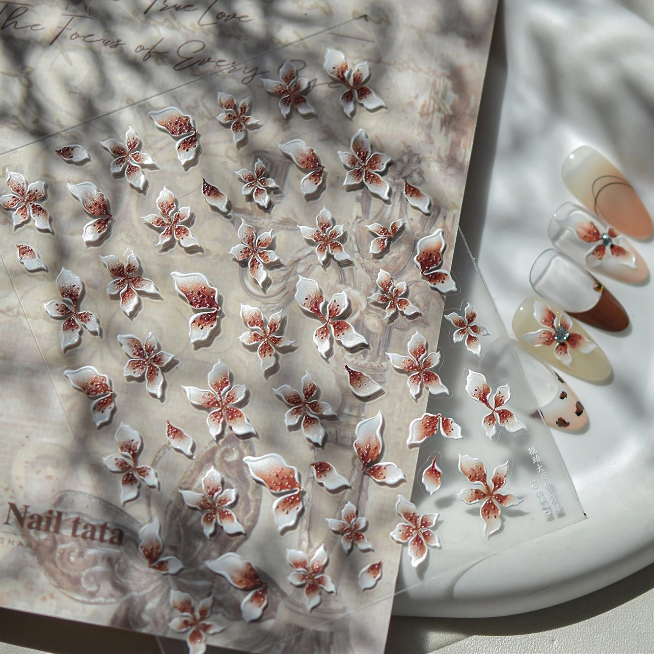 متأنق شيك التدرج خمر ماغنوليا زهرة حالمة البتلة هلام الملونة تنقش متلألئ مسمار الفن ملصقات مانيكير الشارات