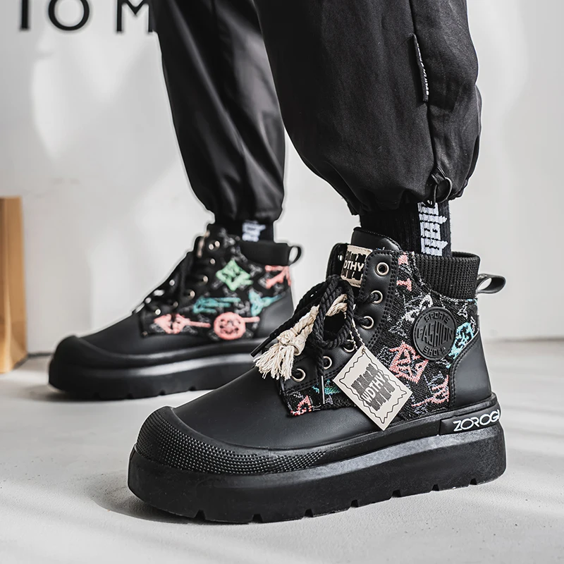 Sepatu Boots Pria 2025 Hiking Desain Retro Outdoor Pria Sepatu Kasual Pria High Tops Hiking Print Sneakers Bota Motociclista