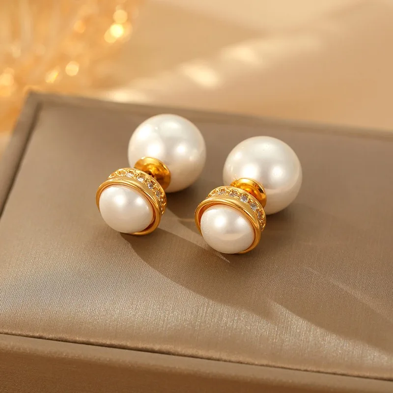 

New French Retro Pearl Earrings Women's Medieval Simple Light Luxury Niche Design High-end Temperament Stud Earrings