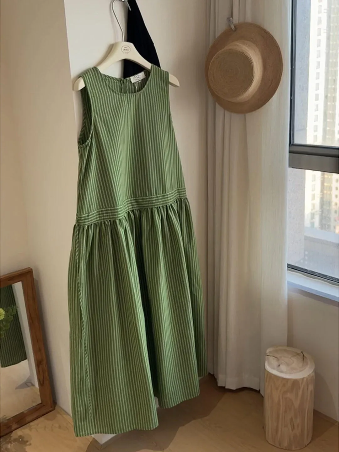 

Retro Green Striped Sleeveless Dress Women's Summer Loose Age-Defying Belted Midi Skirt plus Size Fashionable Versatile