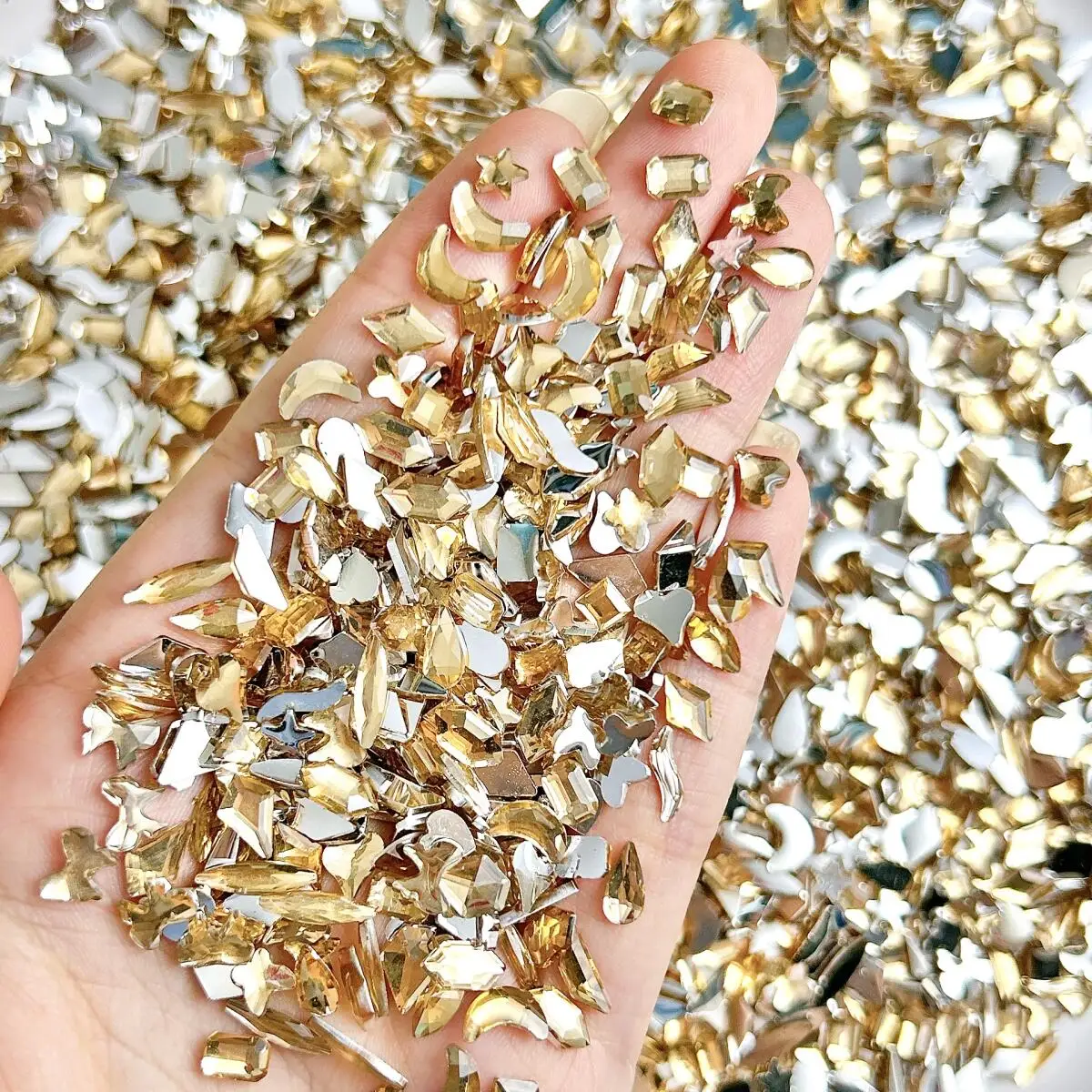 ثلاثية الأبعاد غير النظامية الشمبانيا اللون مسمار الراين السحر متعددة نمط قطرة صغيرة القمر فراشة مسمار الفن زينة DIY الأظافر