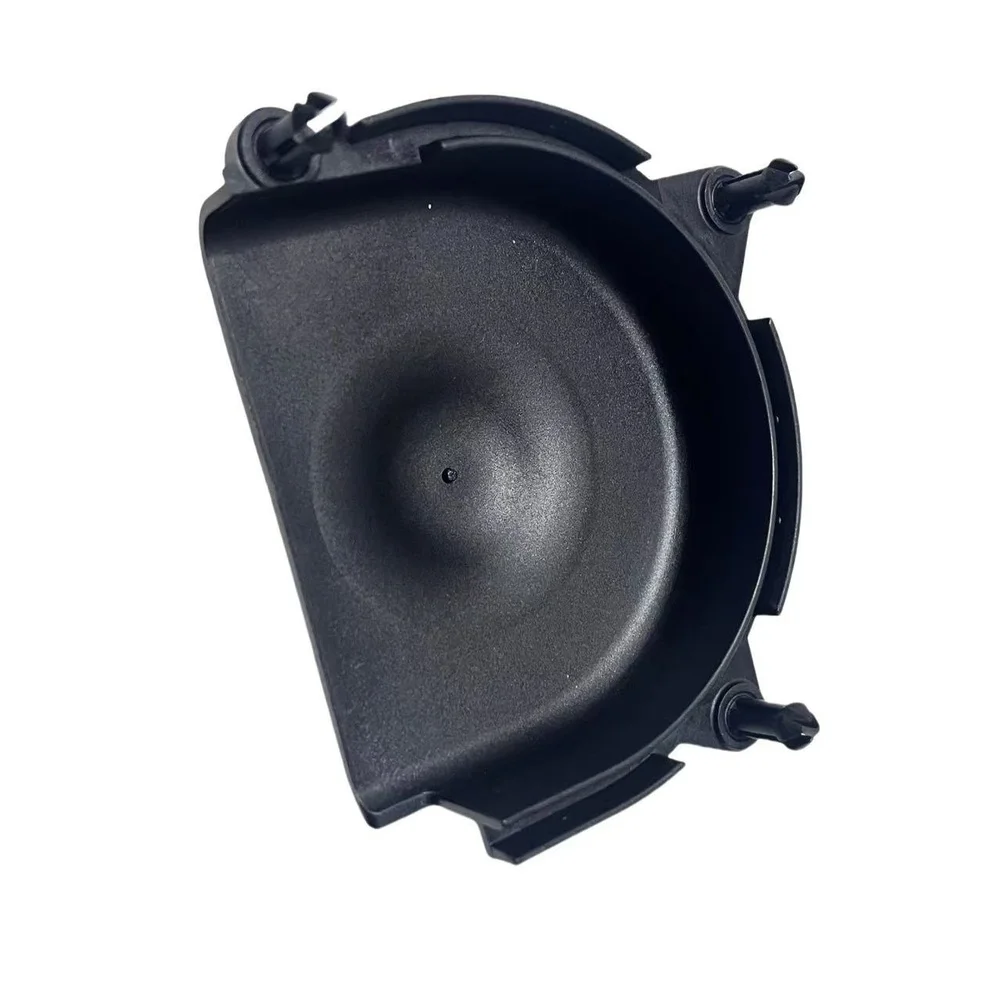 Car Oil Pump Chain Wheel Cover Oil Shield Plate Splash Guard Plate For Golf 6 For EOS For Tiguan OEM Number 03C103669F  