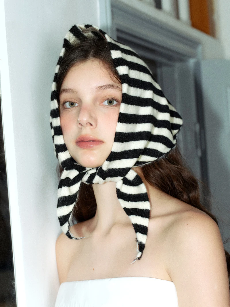 

Black and White Striped Headscarf Women's Versatile Fashionable Comfortable Bag Head Tied Hair Knitted Triangular Towel