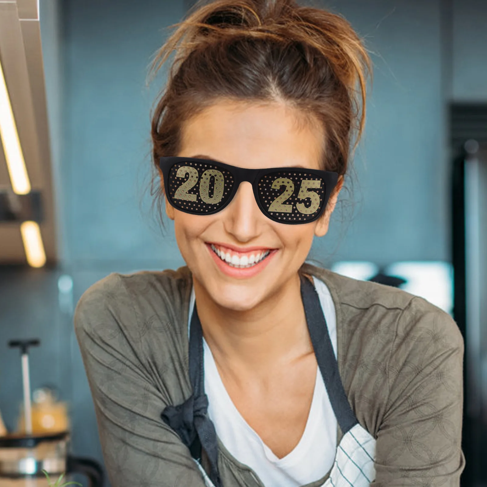 

2025 New Year Party Glasses Black Square Frame Lightweight Plastic Eyeglasses Retro Shiny Lenses Bold Numbers Celebratory Fun