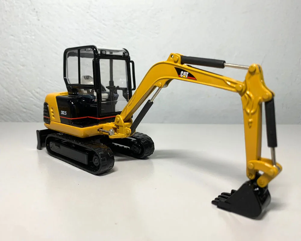 NEW 1/32 CAT 302.5 Mini Hydraulic Excavator 55085 Diecast Model Toys For Collection