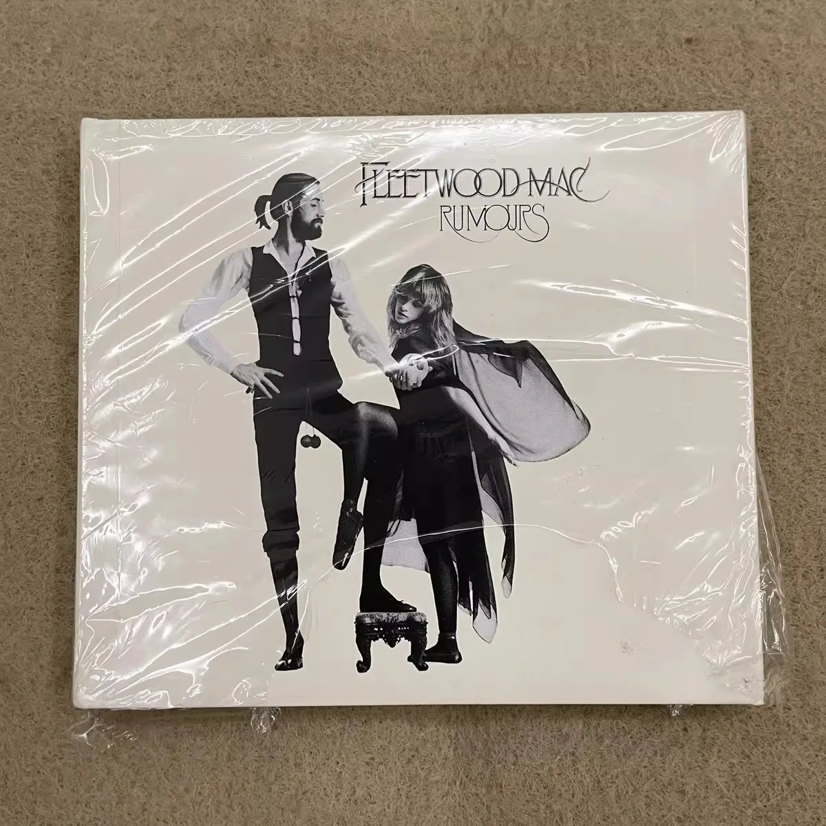 

Fleetwood Mac Rumours – Timeless Soft Rock & Pop Classics with Harmonic Vocals for Fans & Curated Music Collectors