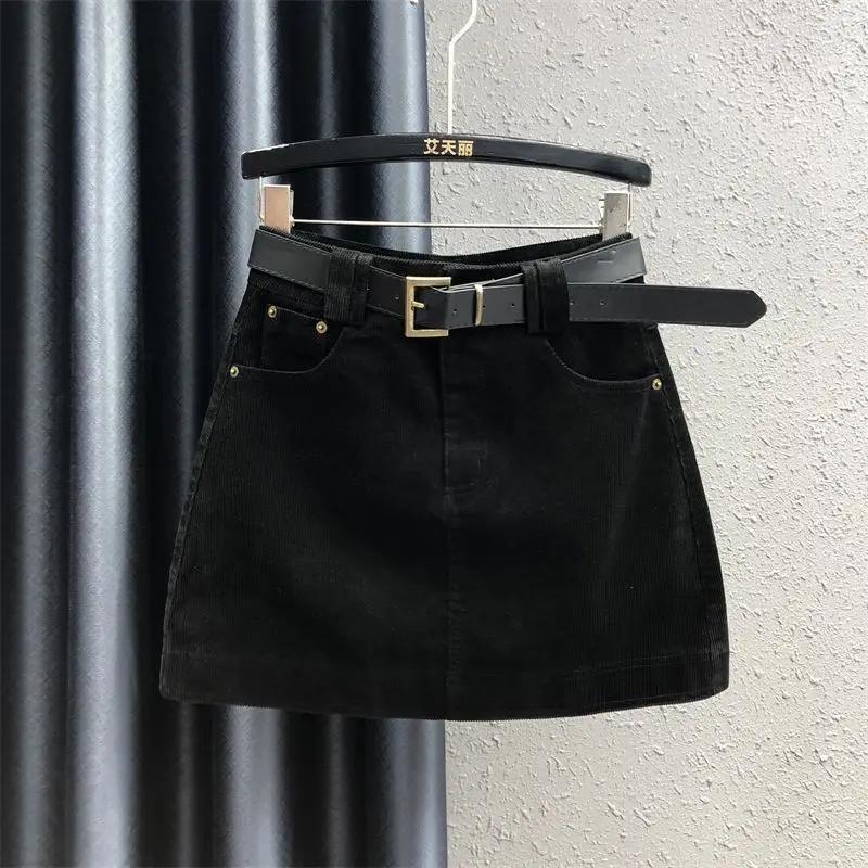 

2025 Autumn and Winter New Corduroy Skirt Anti-light A-word Hip Skirt Women