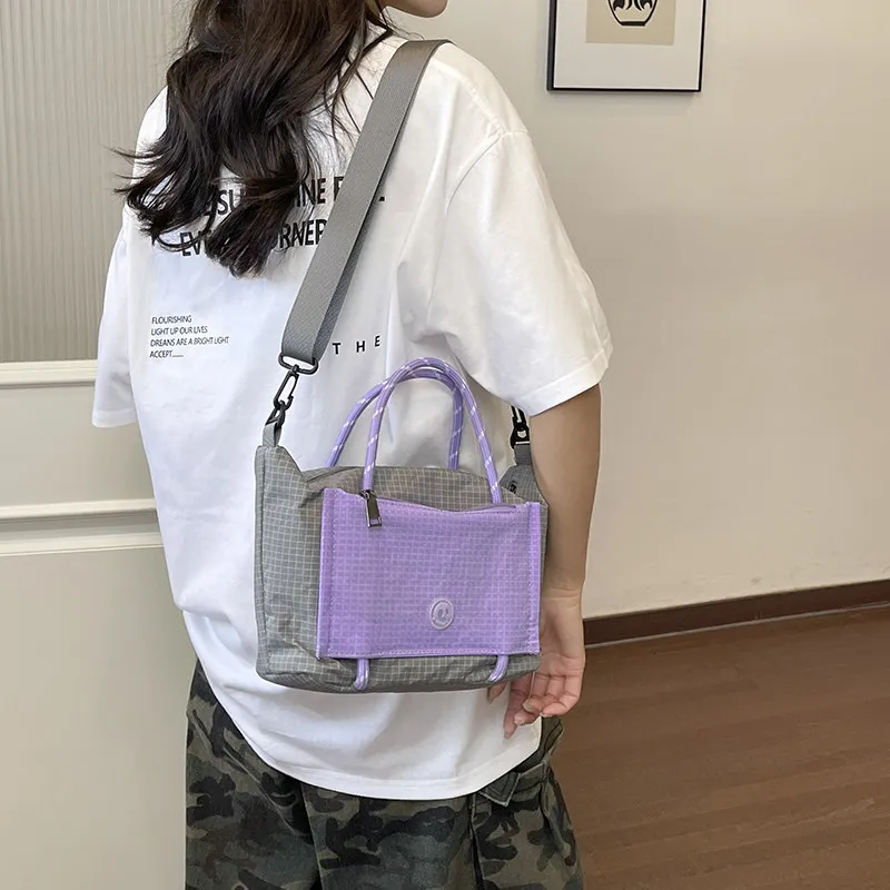 Casual and simple style checkered tote bag for women, large capacity, versatile for commuting, shoulder and crossbody bag, uniqu