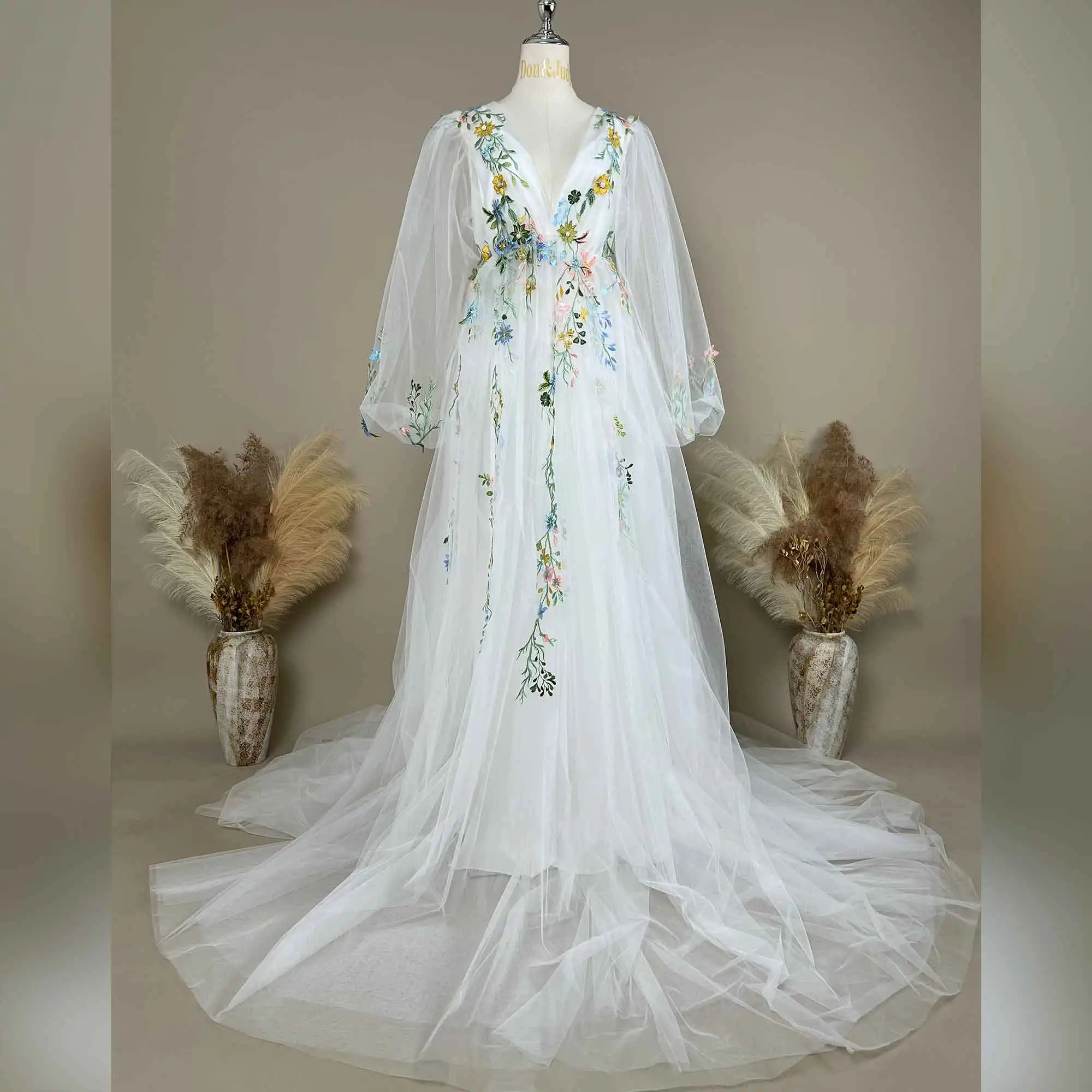 

Don&Judy White Tulle V-Neck Puff Sleeve Maternity Dress with Green Embroidered Appliqué Gown for Maternity Dress Photoshoot