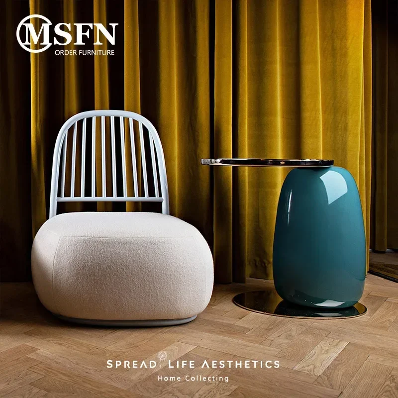 

Легкий роскошный металлический столик-поднос нестандартной формы для кофе и напитков