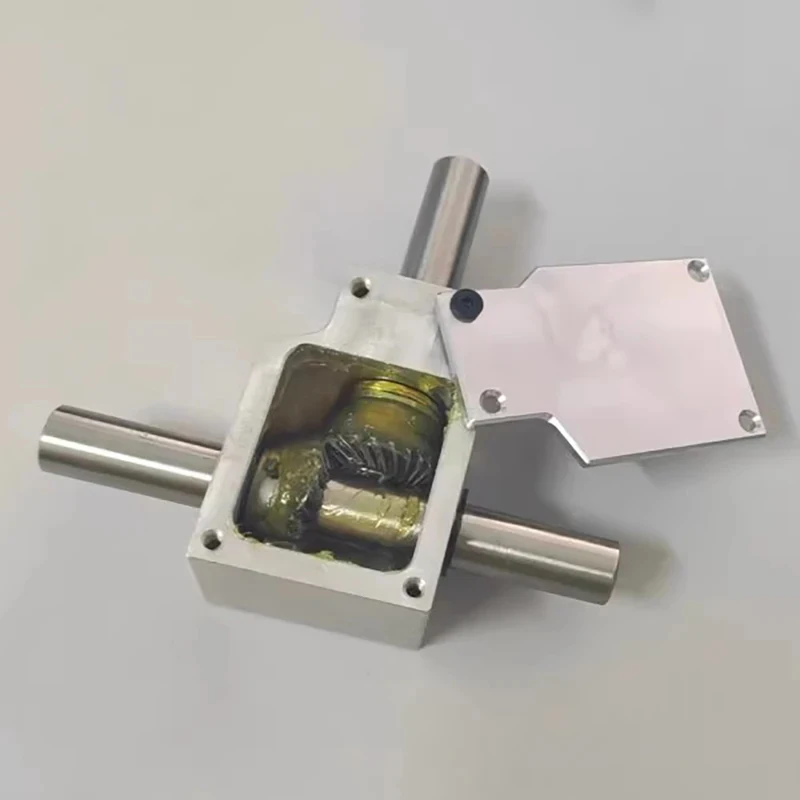 90 Degree Commutator Right Angle Transmission Reversing Helical Bevel Gearbox Reduction Ratio 1:1 Double Output Shaft 12MM
