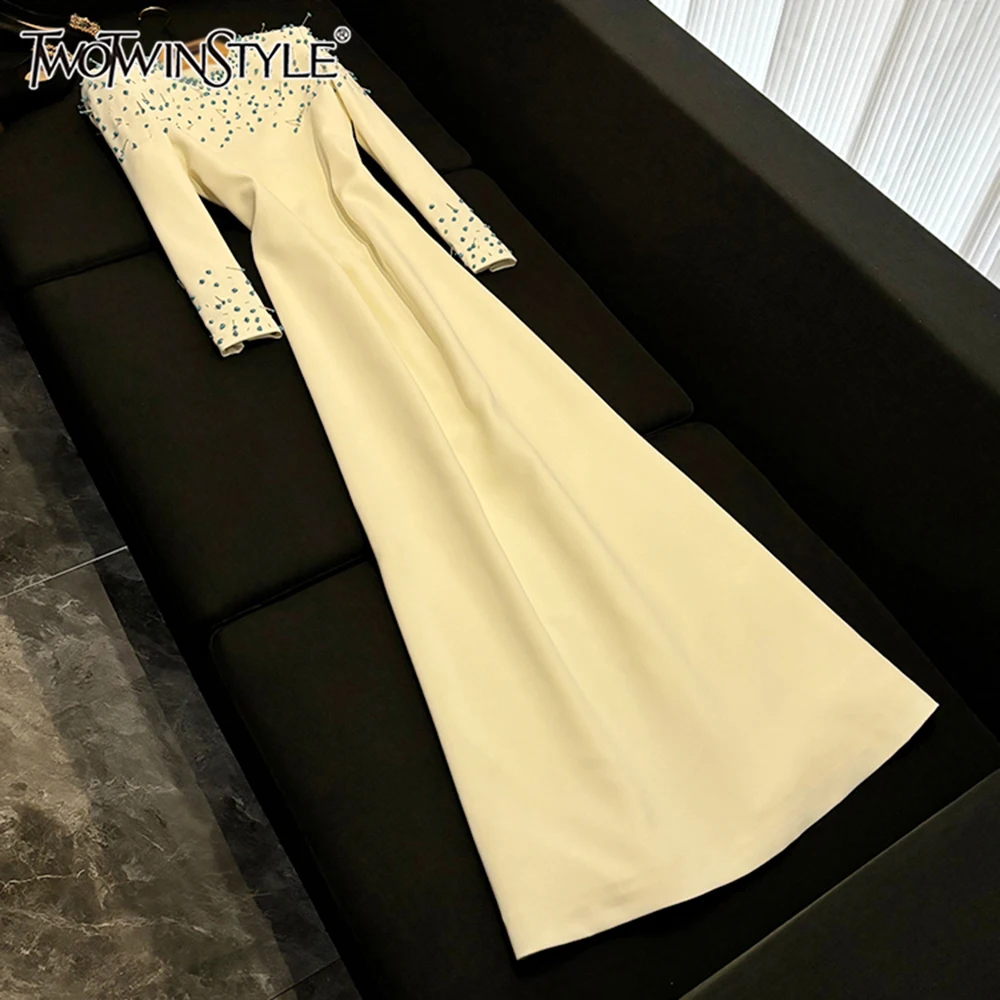 

TWOTWINSTYLE Solid Loose Evening Dresses for Women Round Neck Long Sleeves Patchwork Bead Temperament New Dress Female KDR526861