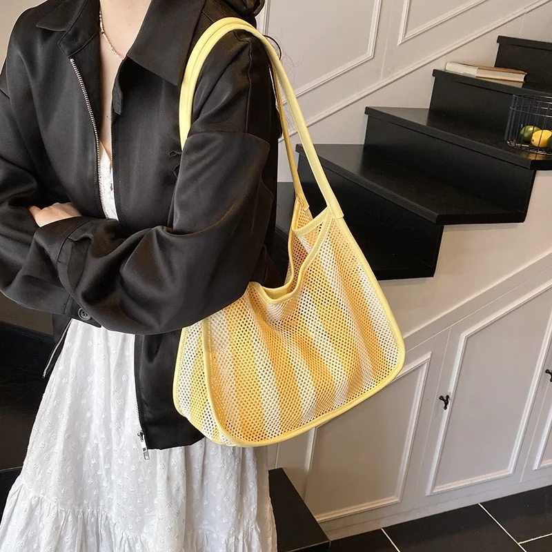 large-capacity-armpit-tote-bag-striped-weaving-summer-new-style-women's-hollow-single-shoulder-mother-daughter-bag-fashionable