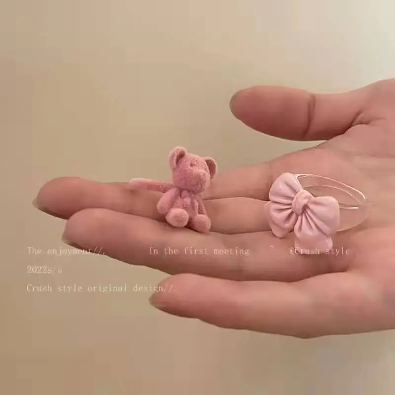 Pink Cute Bear Ring Female Kawaii Candy Color Bow Ring Biżuteria dla kobiet Nowy Kpop Modny Elegancki Urok Estetyczny Y2k Akcesoria