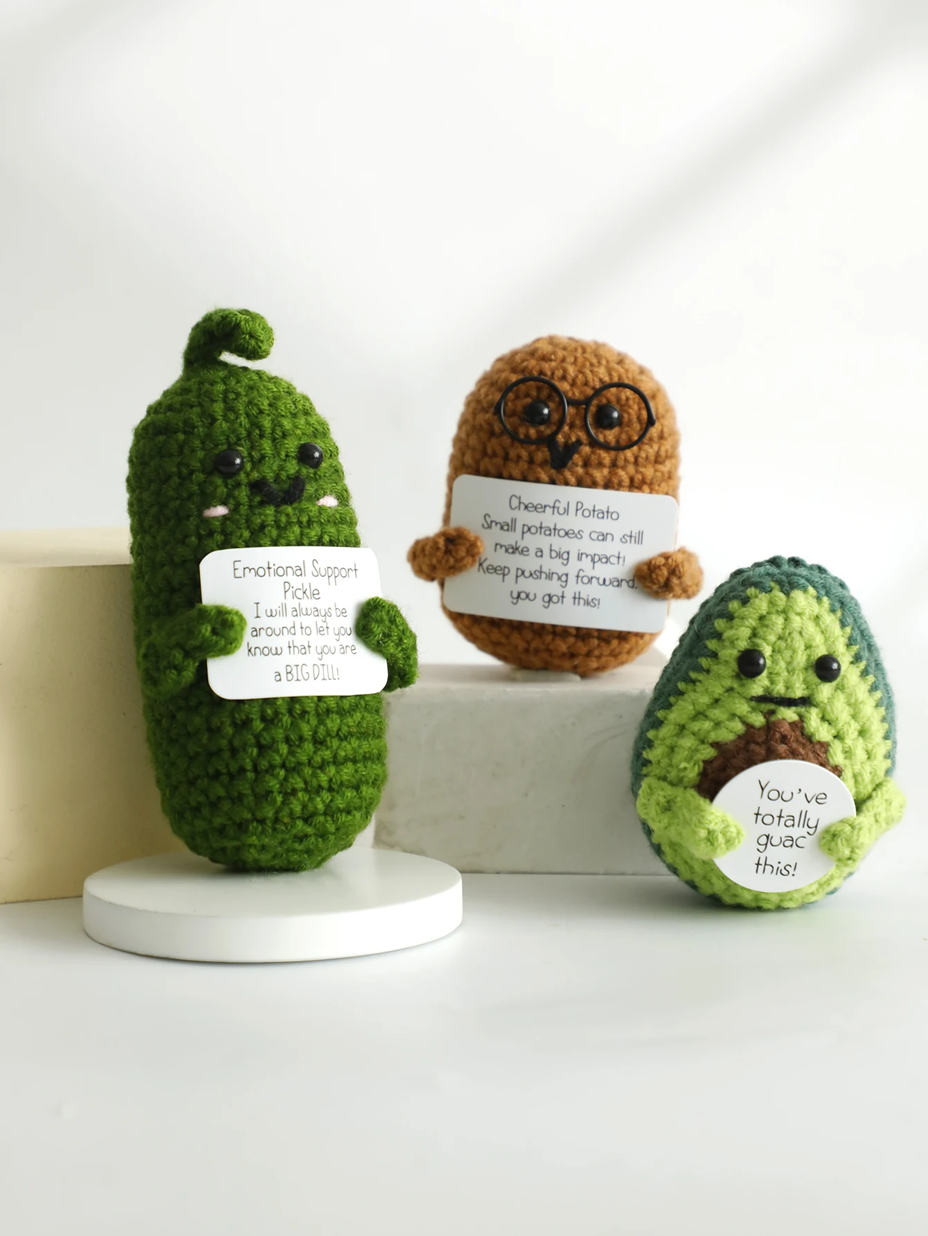 Cute Crochet Avocado Plush Toy Handmade Inspirational Gift with 'You've Totally Guac This!' Sign for Encouragement Desk Decor