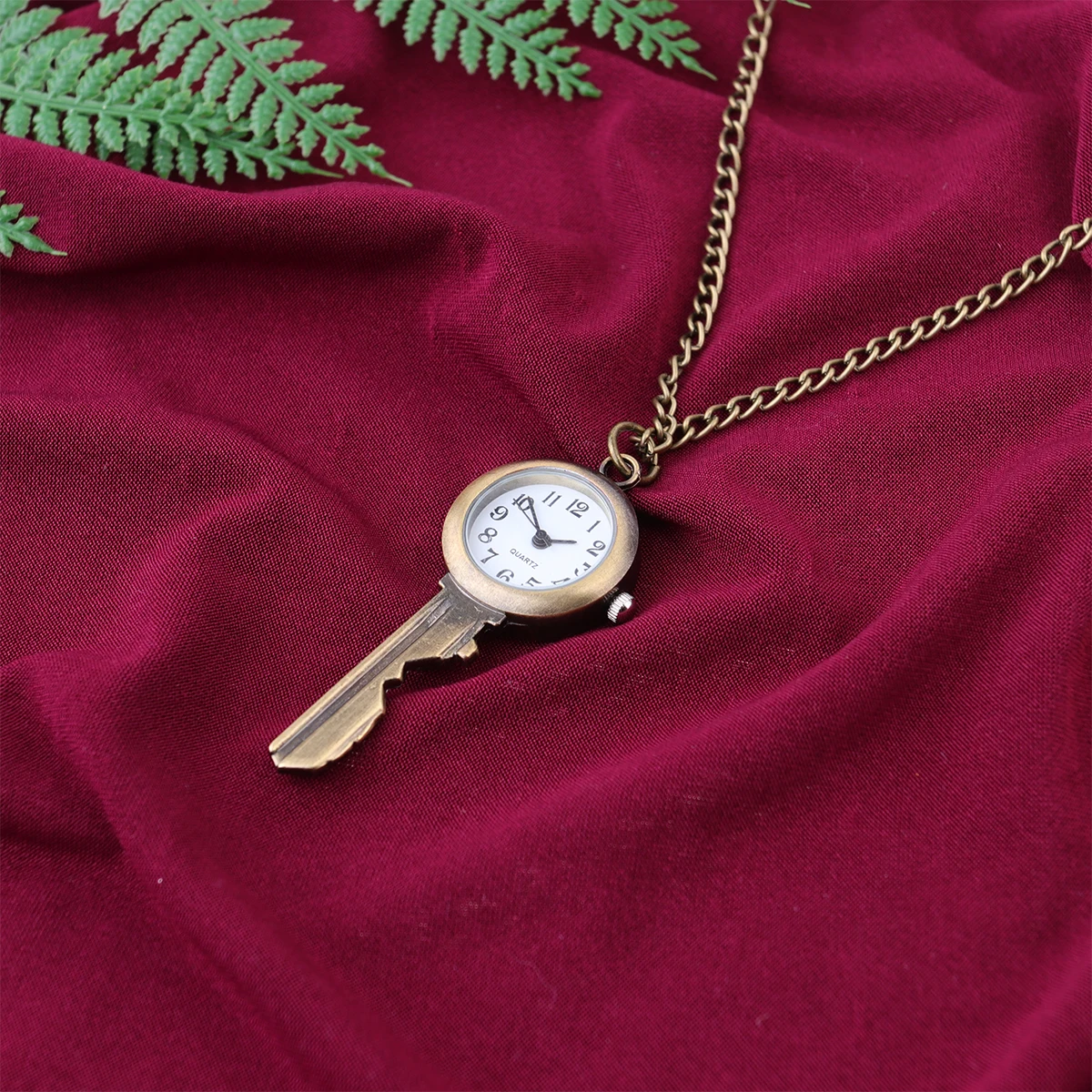 Retro Hanging Quartz Pocket Key Buckle Vintage Metal Large Watch With Key Buckle Numbers Easy Time Reading Creative Gift