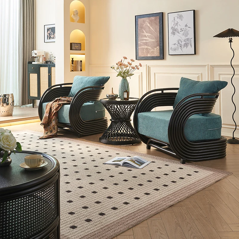 Französischer Retro-Sofastuhl, moderner, einfacher Rattan-Freizeitstuhl, Balkon, B & B-Hotel, voller Rattan-Stuhl mit einzelner Rückenlehne