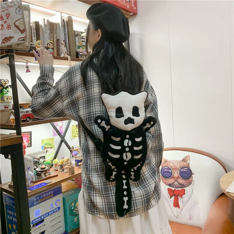 Skull Plush Backpack Gothic Water Bottle Bag Goth Doll Backpack Female Winter Furry Bag Skull Shape Bag Skeleton Birthday Gift