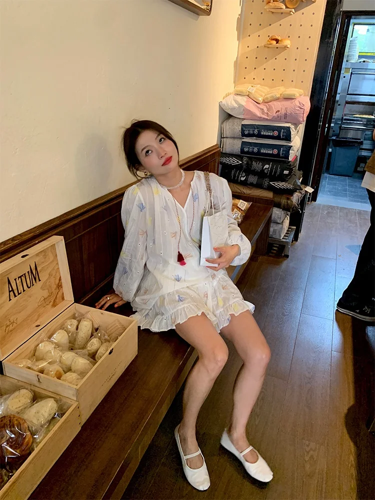 مجموعة من قطعتين من القطن المطرز باللون الأبيض لفصل الخريف، تنورة نصفية صغيرة الحجم، للنساء من عمر 25 إلى 35 سنة