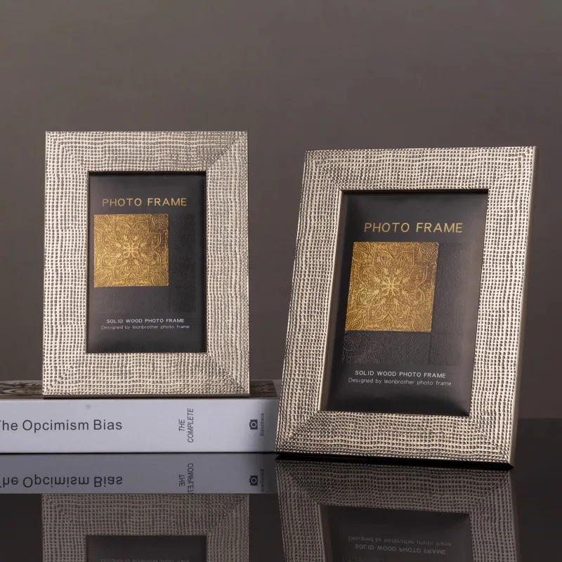 

Italian Solid Wood Photo Frame Nordic Metal High-end Bedroom Picture Frame Creative Diamond Inlaid Organic Glass Home Decor FYPF