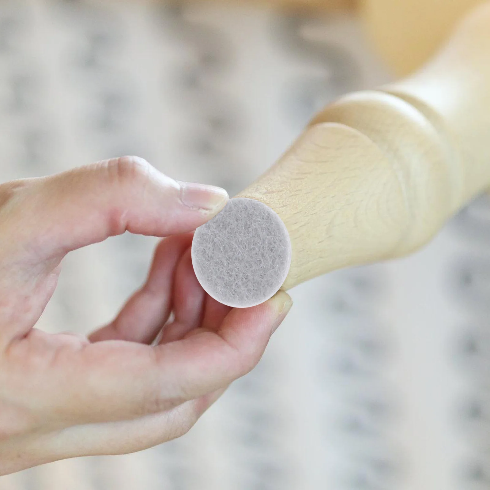 

100pcs Felt Furniture Pads Non-slip Round Furniture Pads Protection Durable Home Appliances Grippers Round Floor Protectors