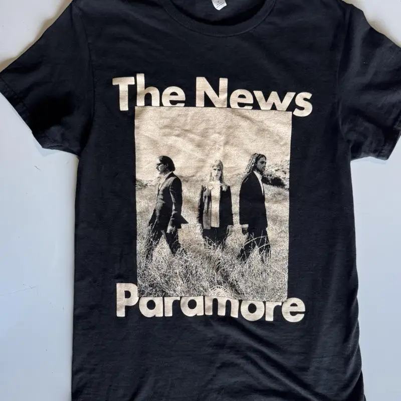 

Paramore The News Tour T-Shirt- SMALL