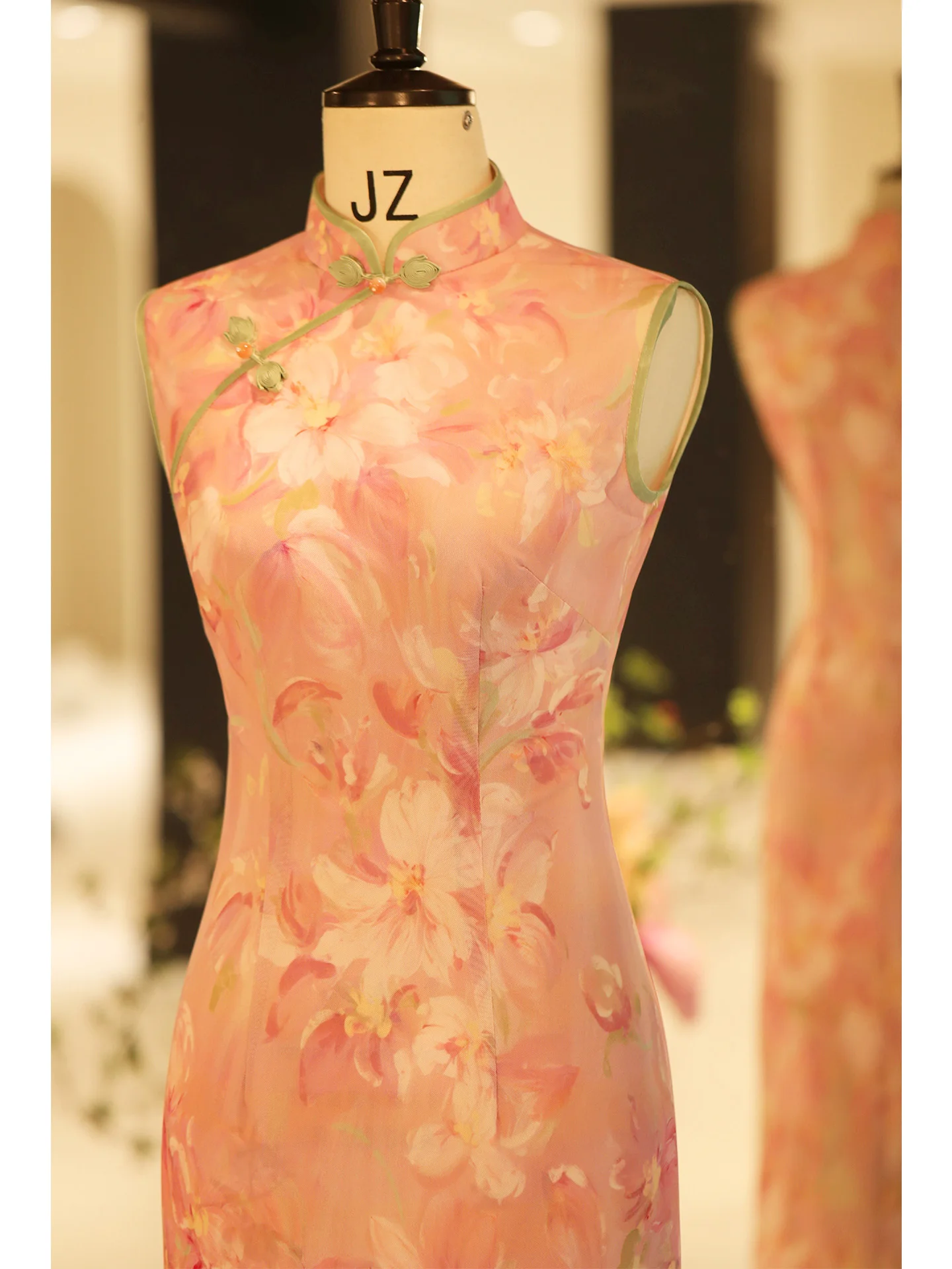 

Новое винтажное свадебное платье в китайском стиле 2026 года, длинное женское платье с низким разрезом, без рукавов, из тонкого материала, для помолвки