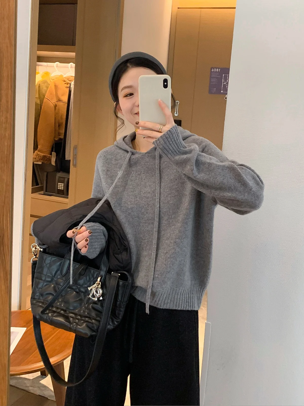 

Женский шерстяной вязаный свитер Love Devil Fi, бежевый свободный свитер с капюшоном, зимний новый корейский топ с длинным свеком