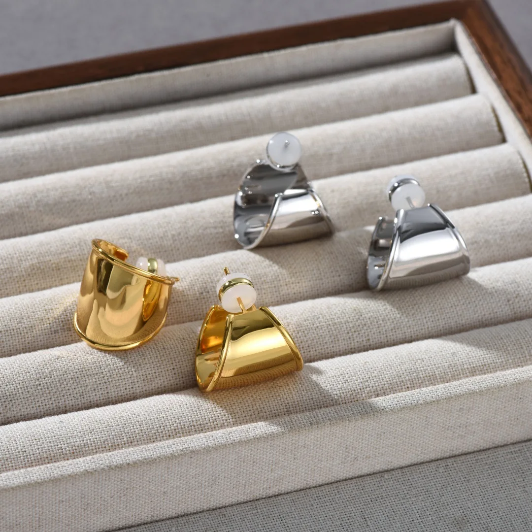 

Europe Retro Triangular Smooth Gold Silver Earrings Women Minimalist Jewelry Trend