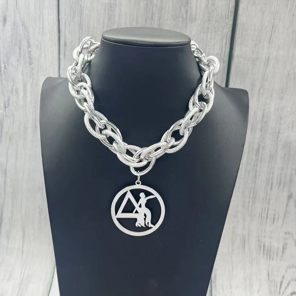 2025 تصميم جديد نادي نسائي مخصص الأخوات حفلة هدية دلتا اليونانية شعار قلادة قلادة