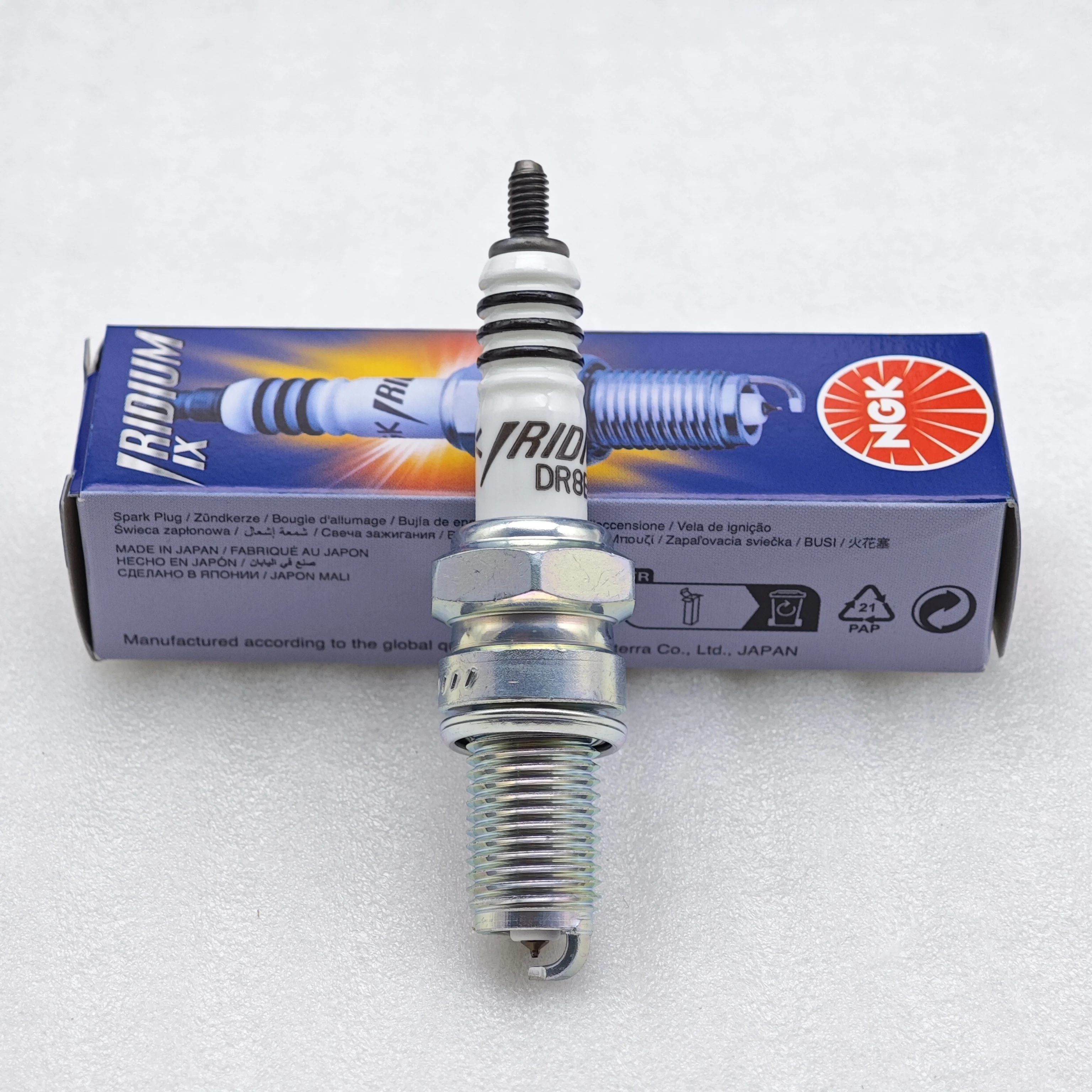 1pcs NGK Iridium Spark Plug DR8EIX 6681 Upgrade D8EA DR8EA