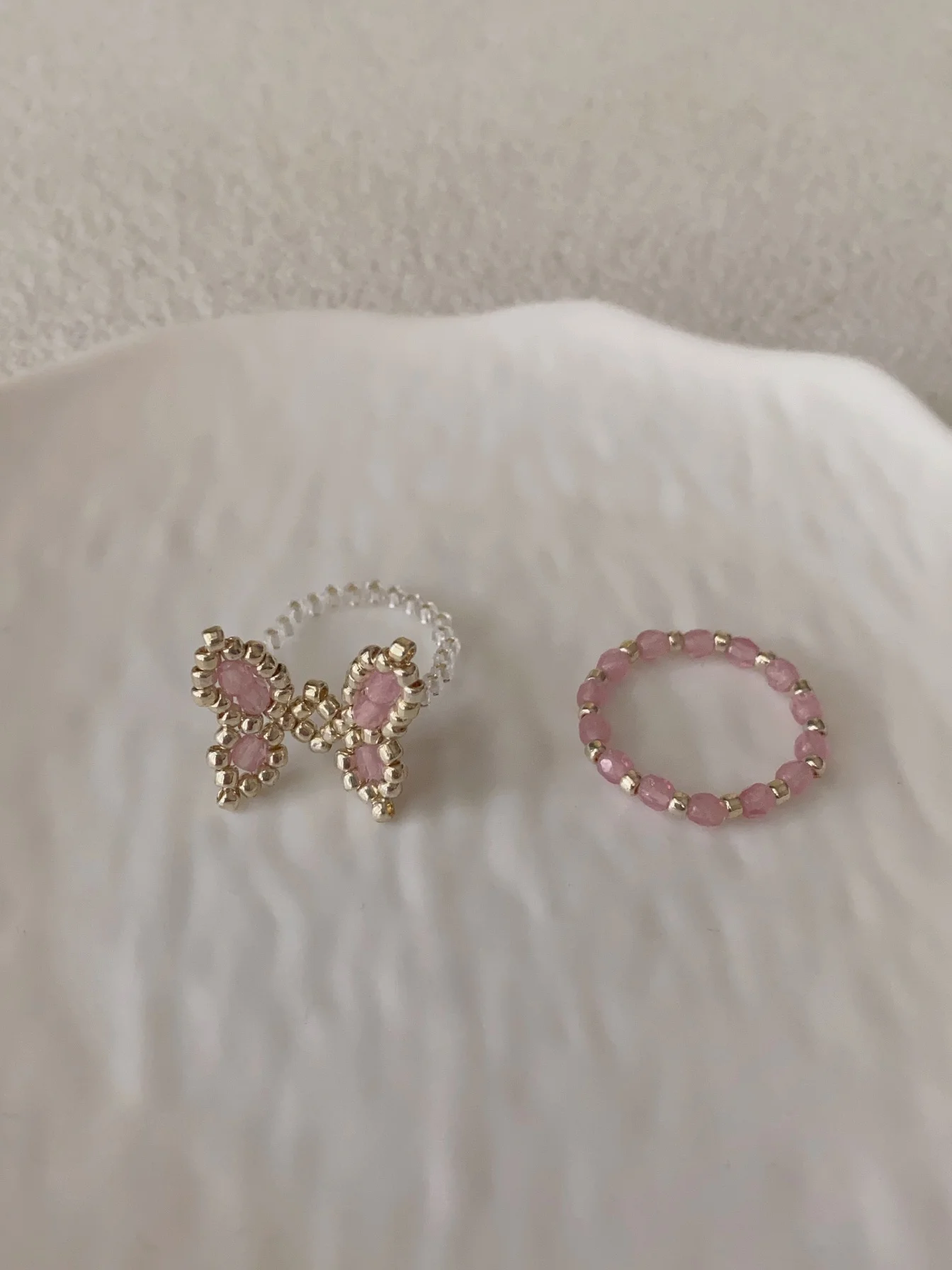 anel-de-borboleta-fofo-com-contas-design-3d-original-joia-rosa-doce-e-elegante-acessorio-de-moda-versatil-e-estiloso