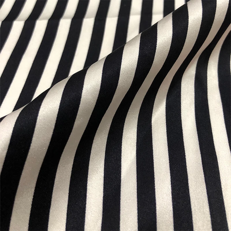 

1 метр 100% шелковой ткани из тутового шелка, 17 момме, шелк-шармез, белый с черными полосками, ширина 140 см (55 дюймов), продается на отрез, CY094