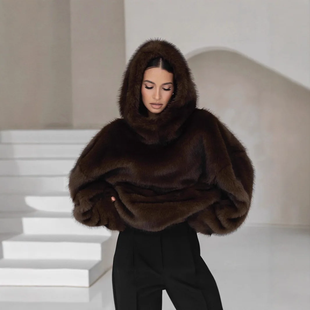 2026 Jaket Bulu Imitasi Wanita Model Fox Coat Berkerudung Pendek Tebal Hangat Y2k Streetwear Jaket Kerja Luaran Musim Gugur Musim Dingin