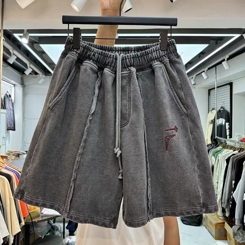 Stitched-cut sports casual shorts