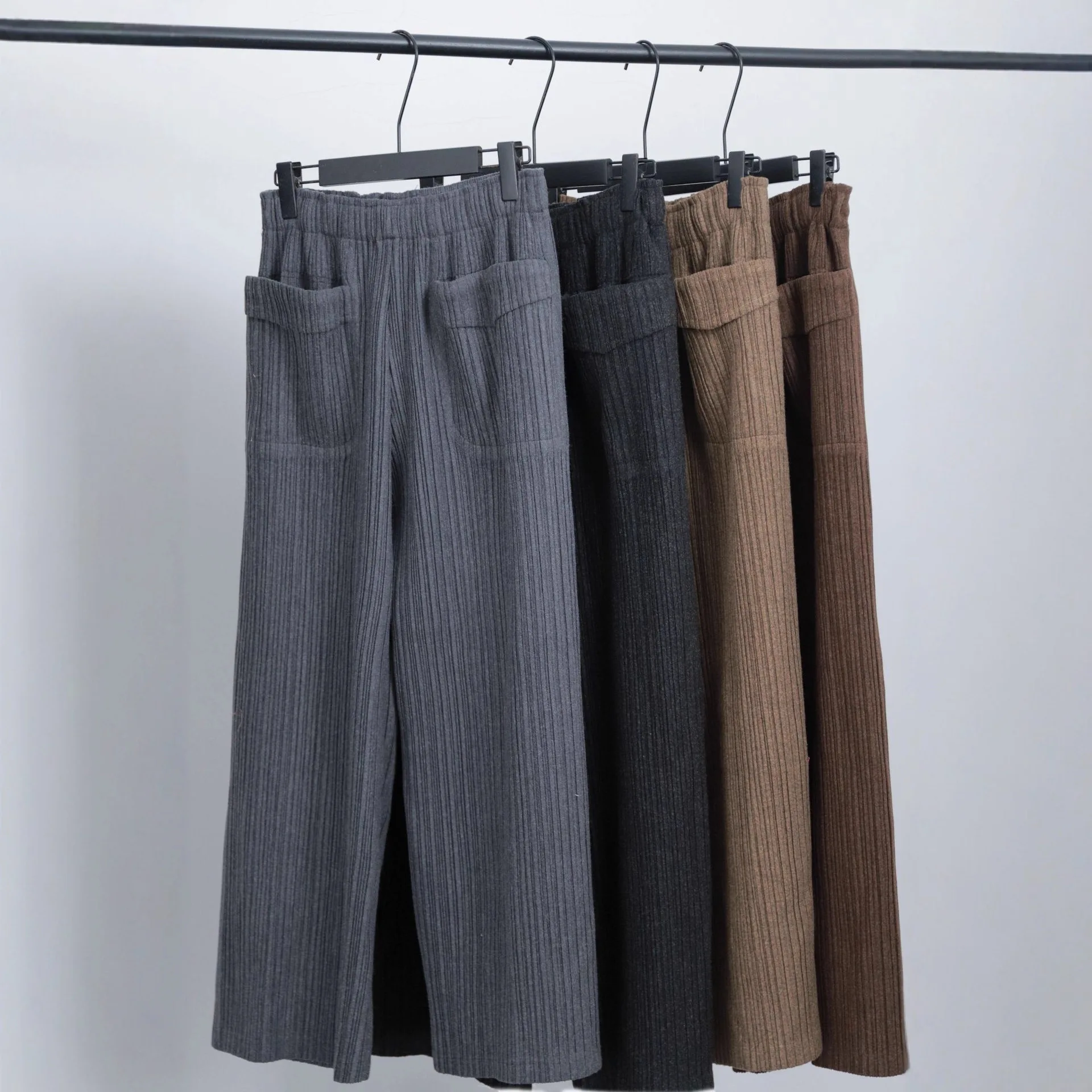 

Miyake Pleated 2025 Autumn and Winter Japanese Simple Trousers Female Thick Section Pleated Hundred Fashion Straight Trousers