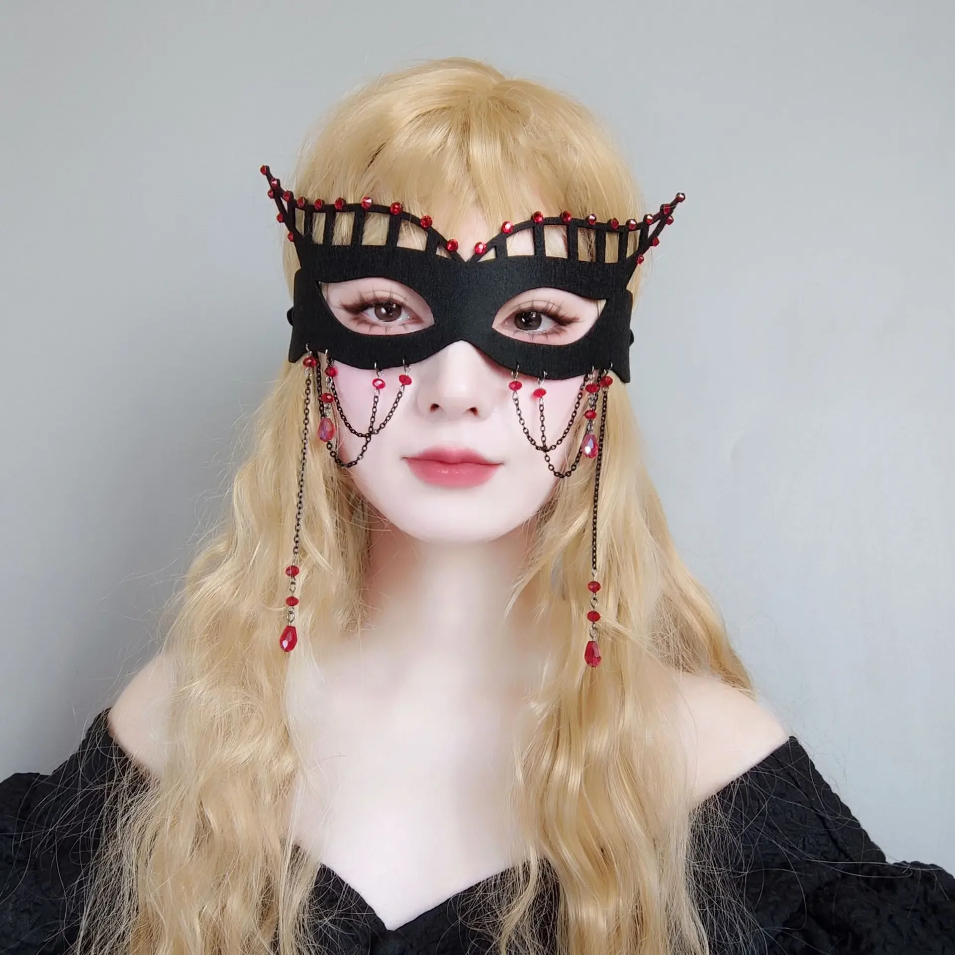 

Halloween Diamond Fringed Half Face Prom Makeup Dinner Mask
