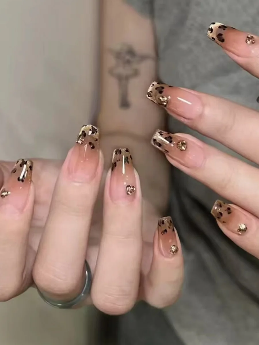 24 faux ongles à presser effet œil de chat et imprimé léopard, longueur moyenne, forme ballerine, avec strass, amovibles, à couverture complète