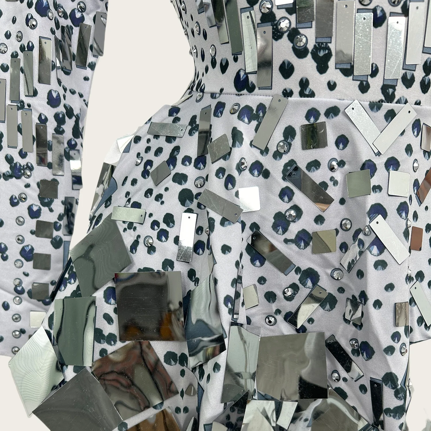 Xieshi maniche lunghe abiti bianchi donna slim strass paillettes abito corto festa di compleanno ballo di fine anno mini abito abiti da palcoscenico