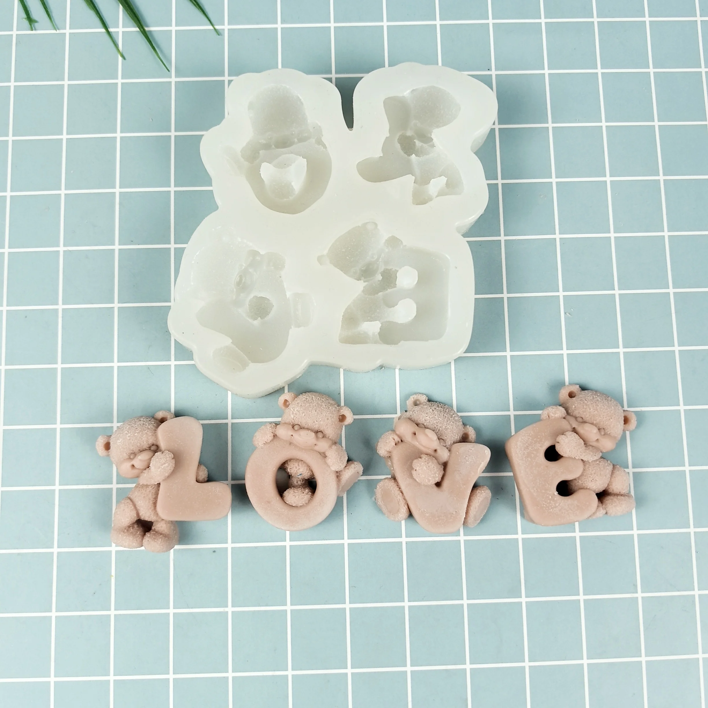 Teddy Bears Mold Love English Letter Cute Little Bear Soap Molds Silicone 2D Wedding Birthday Clay Resin Mould