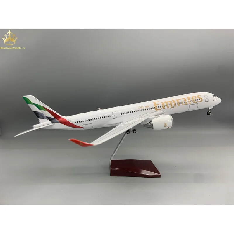 

Emirates New Style A350 Airplane Model With LED Lights And Wheels Static Simulation Desktop Ornament For Aviation Enthusiasts
