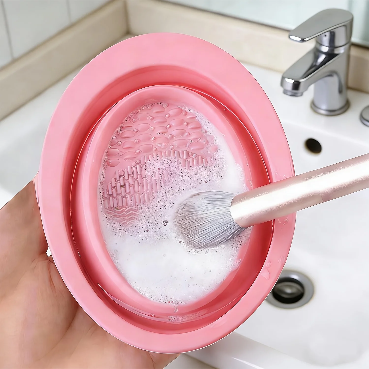 Foldable Silicone Makeup Brush Cleaner Bowl, Textured Scrubber for Brushes Puffs Sponges, Travel Washing Tool, Compact