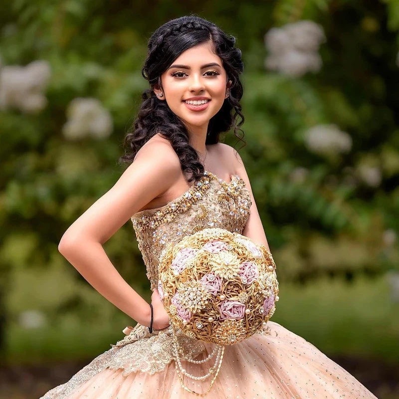 فستان Quinceanera مخصص بلون الشمبانيا فستان حفلة منتفخ مزين بالدانتيل مشد حبة حلو 16 فستان فيستدوس دي 15 فييستا YQD408