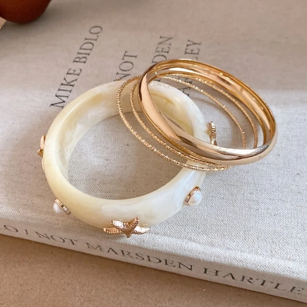 4Pcs Conch Shell Pearl Resin Starfish Bracelets Set Bangle on Hand Vacation Style Starfish Bangle Kit Handicraft Ethnic
