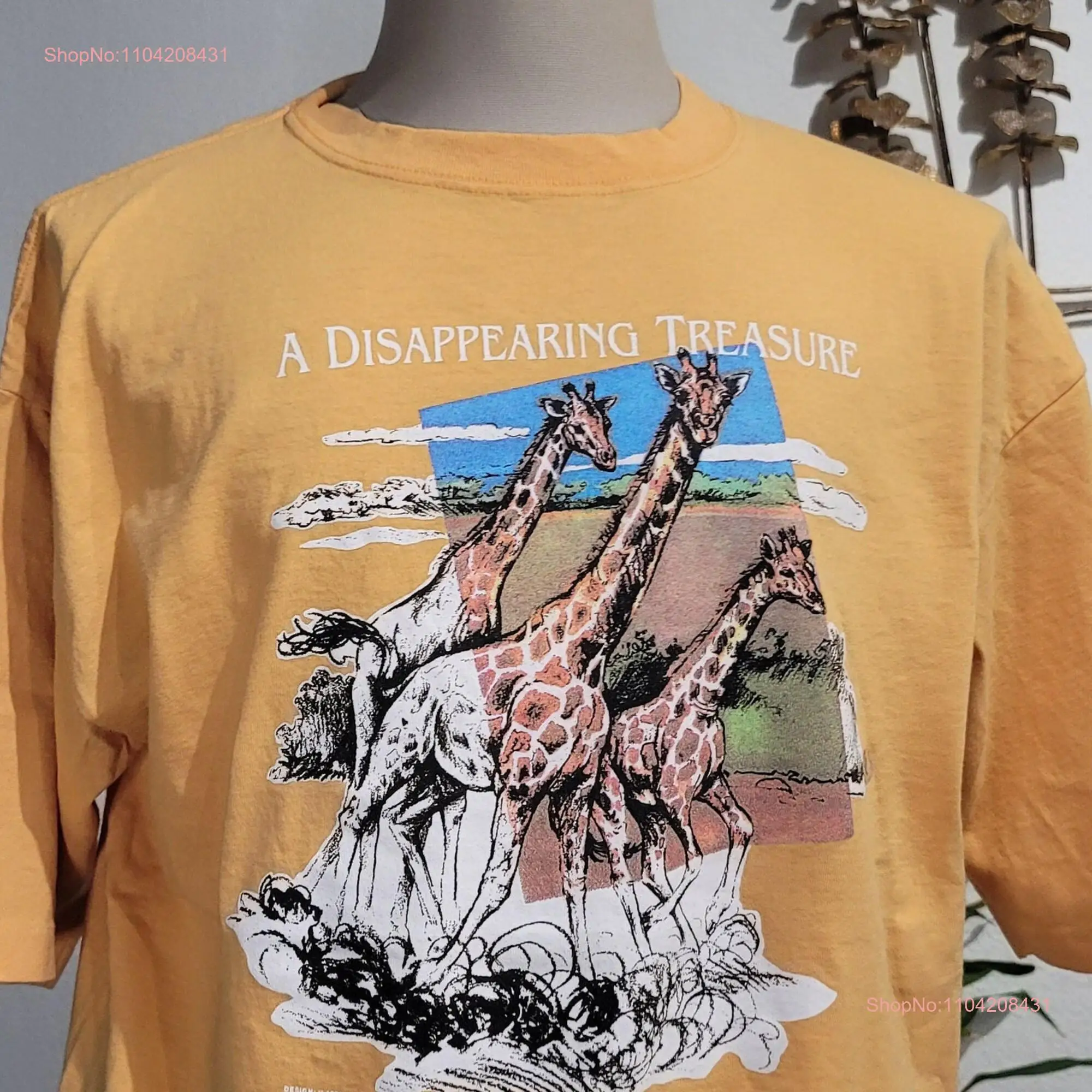 Vintage 90s A Disappearing Treasure Giraffe yellow T shirt size XL long or short sleeves