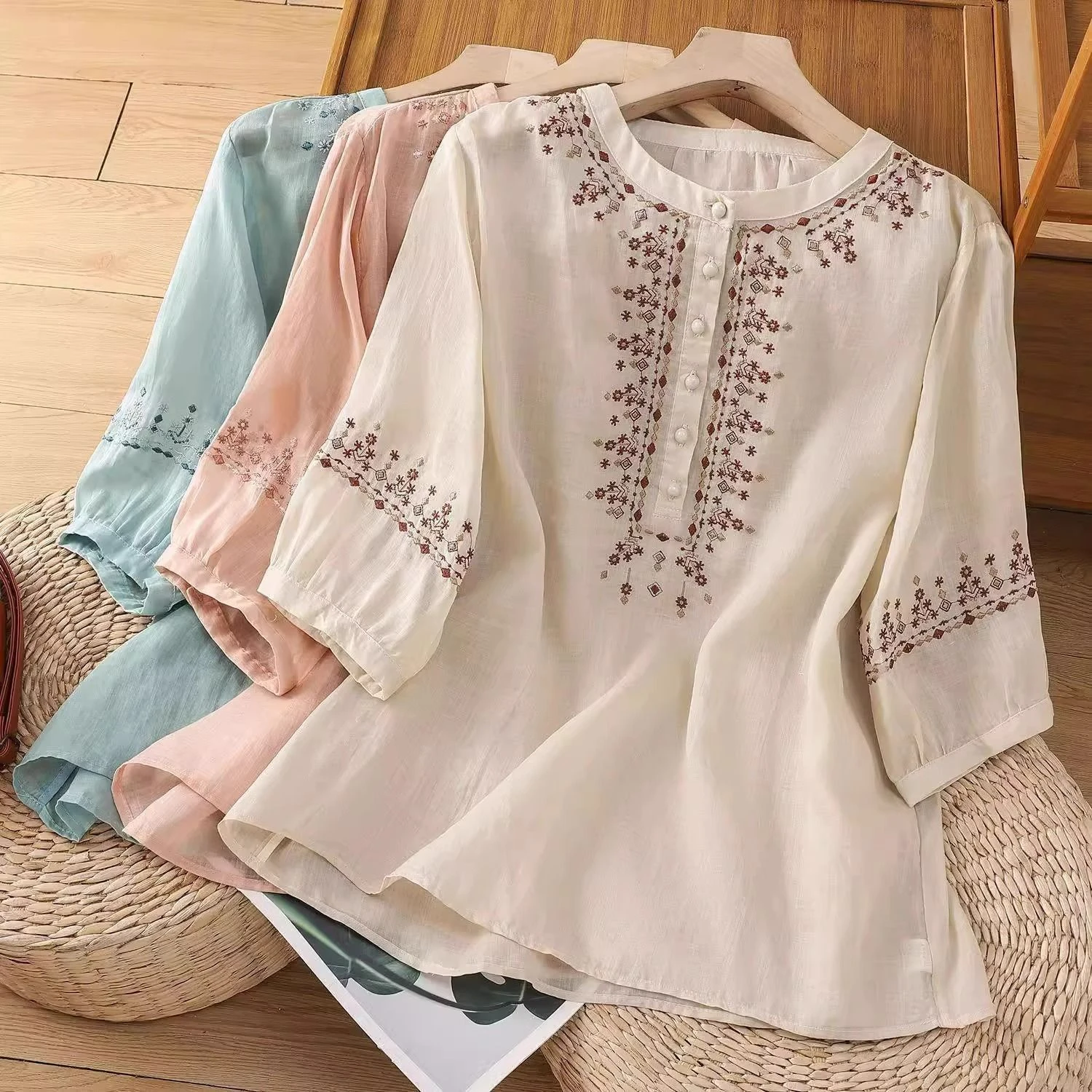 

Elegant Seven-Quarter Sleeve Shirt Women's Fashionable Summer Shirt Luxury Feel White Shirt for Mom Casual Loose Fit Button D...