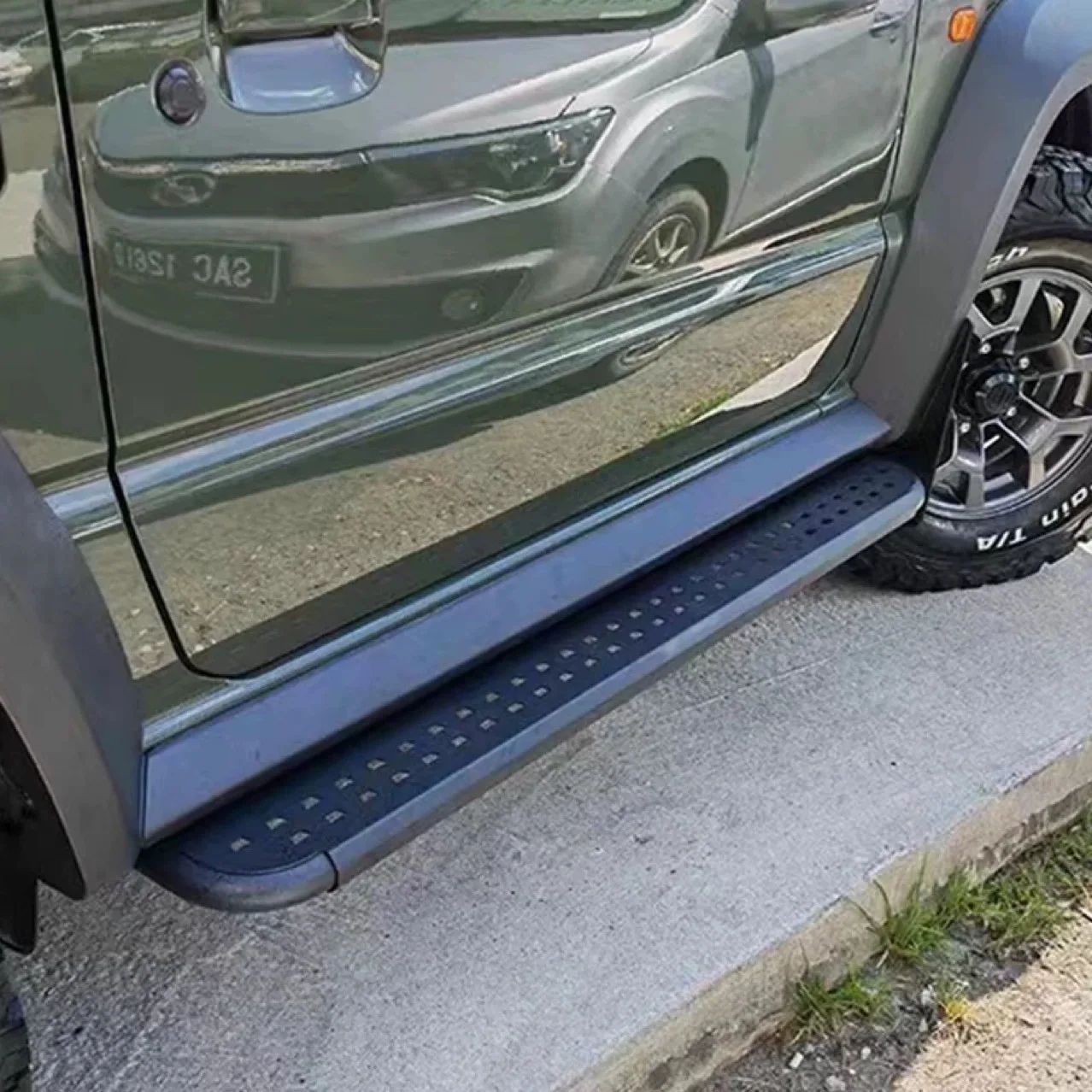Full Plate Side Nerf Bar Heavy Duty Foot Steps For Su zuki Jimny JB43 JB74 3-Door 2007-2025 4WD Off Road Upgrade Parts