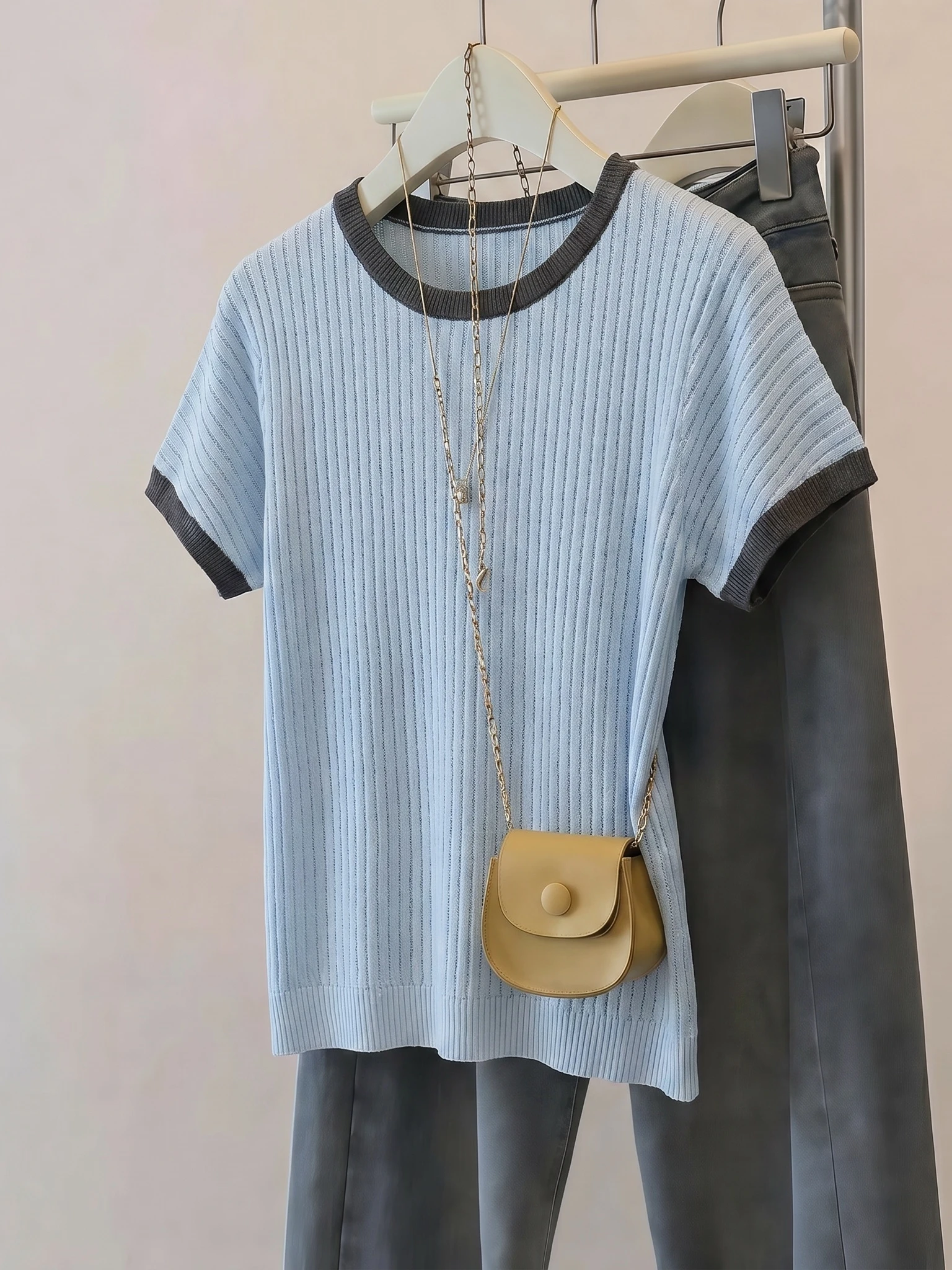 Summer New Style Women's Knitted Short Sleeve T-shirt Slim Fit Shoulder Large Size Commute Top Color Collision Korean Version