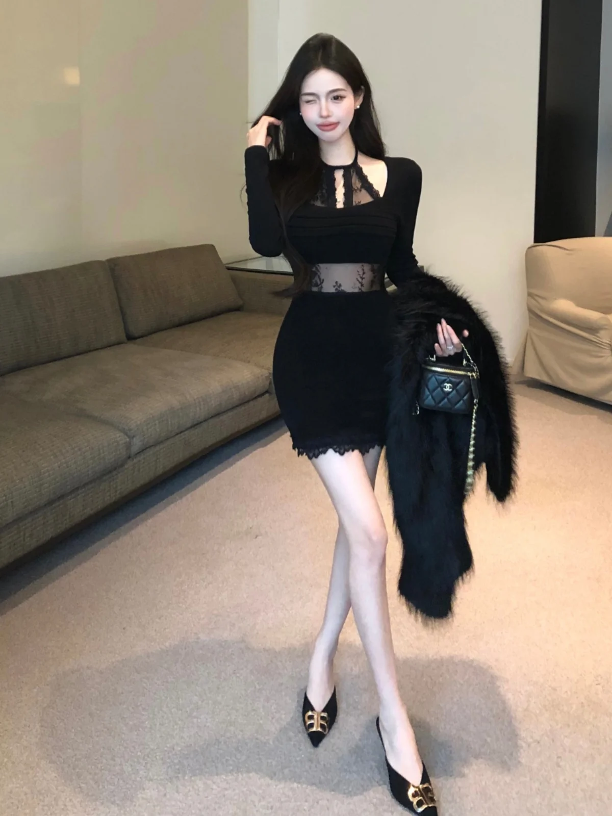 Czerwona spódnica z dzianiny z koronkowymi wstawkami, dopasowana w talii, długa, jesienno-zimowa, model Pure Desire.